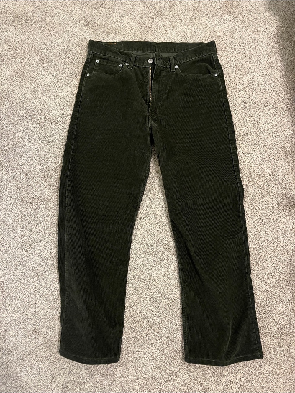 Levi’s 565 Corduroy Jeans in Dark Green - Men's Casual Fit
